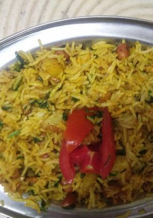 A picture of Methi peanut potato pulav.