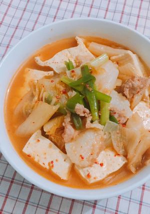 Hình của món Canh kim chi Hàn Quốc.
