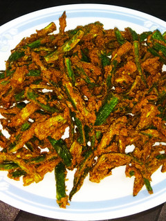 कुरकुरी भिंडी (Kurkuri bhindi recipe in Hindi) रेसिपी मुख्य फोटो