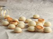 A picture of milkmaid biscuits