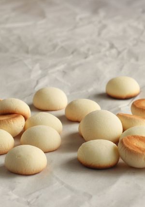 A picture of Mini Egg Biscuit.