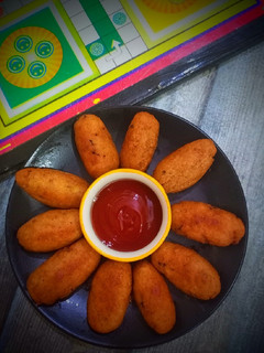 A picture of Bread roll.
