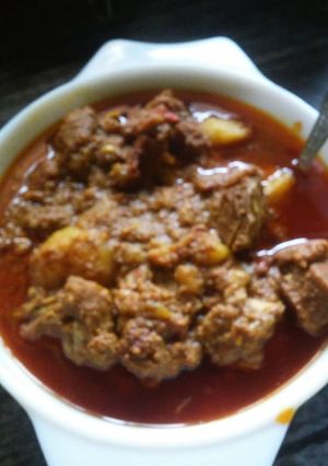 চিকেন আলু (chicken aloo recipe in Bengali) রেসিপির প্রধান ছবি