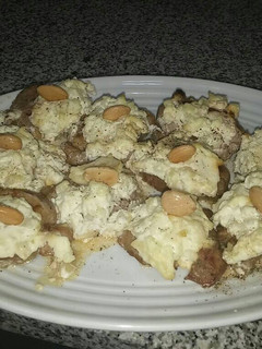 Una foto de Solomillo de cerdo con queso fresco y crujiente de Navidad