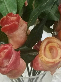 A picture of Bacon Roses.