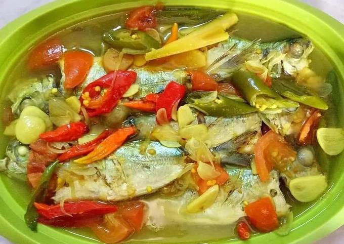 Pindang ikan gembung kuah kuning