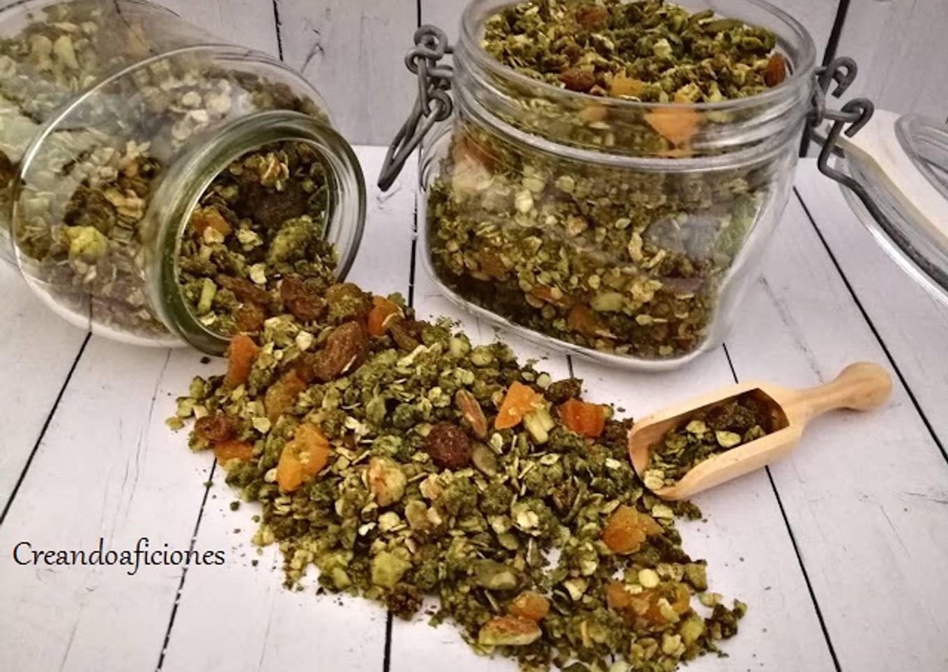Granola casera con té matcha
