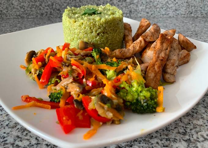 Quinoa verde con verduras salteadas y cerdo a la parrilla Receta de  Alejandra Marín Tobón- Cookpad