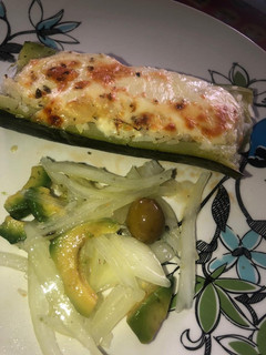 Una foto de Zapallitos italianos rellenos receta fácil