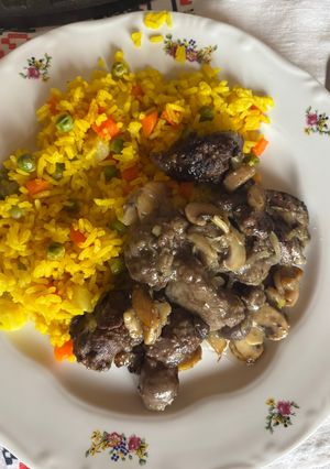 Hagymás, gombás csirkemáj recept fotója