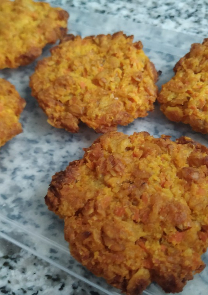 Una foto de Galletas de zanahoria y avena
