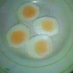 A picture of Boiled eggs.