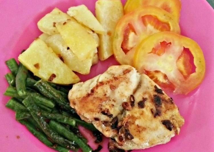 Menu Diet (Sauteed Chicken with Vegetables)