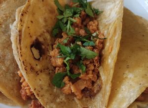 Una foto de Tacos de Soya con chorizo y tocino