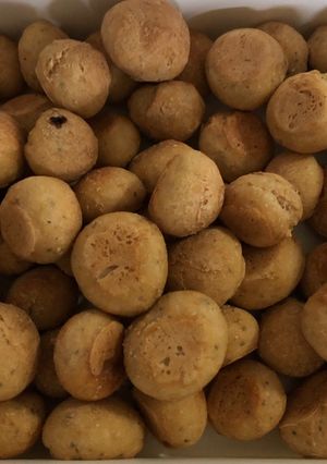 A picture of Cheese, Tomato and Garlic Bread Bites.