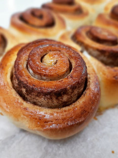 Una foto de Rollitos de canela con masa de brioche