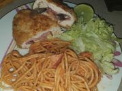 Una foto de pechuga de pavo marinada
