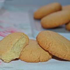 Una foto de Galletas de almendra (tipo Campurrianas)