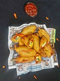 પનીર ચીલી પકોડા (Paneer Chili Pakoda Recipe In Gujarati) રેસીપી મુખ્ય ફોટો