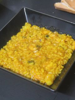 Una foto de Arroz con gambas