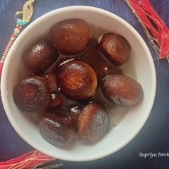 A picture of Khoya coin gulab jamun.