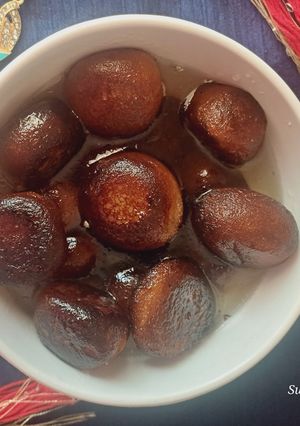 A picture of Khoya coin gulab jamun.