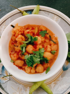 લસુની છોલે (Lasuni Chhole Recipe In Gujarati) રેસીપી મુખ્ય ફોટો