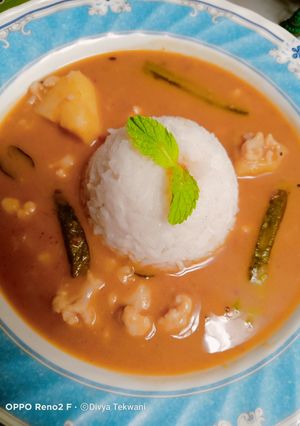 A picture of Sindhi curry chawal.