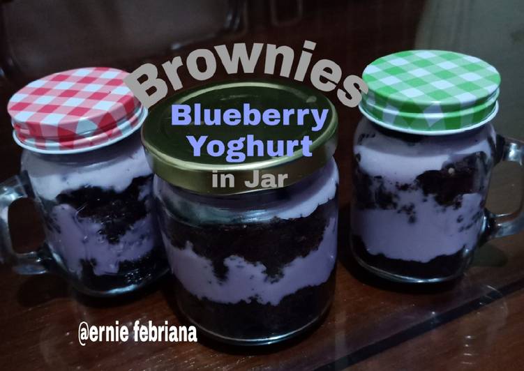 Brownies Blueberry Yoghurt In Jar