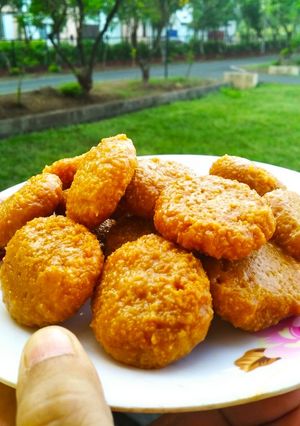 खोया के पेड़े(Khoye ke pade recipe in Hindi) रेसिपी मुख्य फोटो