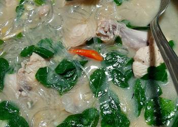 Easiest Way to Prepare Yummy Spicy Sotanghon Chicken Soup with Malunggay