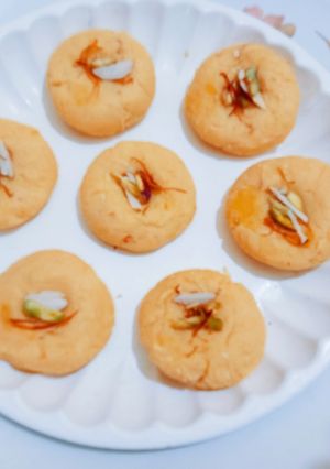 A picture of Healthy delicious Kesar Malai peda for Raksha Bandhan special.