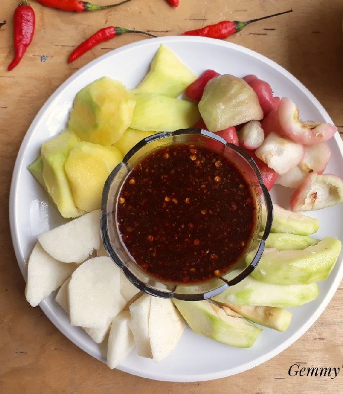 Foto resep Rujak Buah Bumbu Kacang