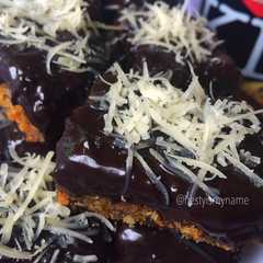 A picture of Pisang Nugget Cokelat tabur keju.