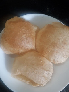 பூரி(Poori recipe in tamil) செய்முறை முக்கிய புகைப்படம்