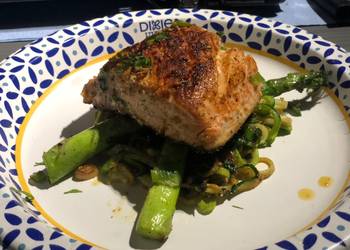 Easy Recipe Spicy Skinned Salmon Sauted Asparagus and Zucchini Noodles Practical Delicious