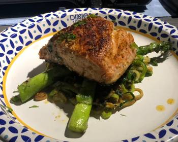 The New Way Prepare Recipe Spicy Skinned Salmon Sauted Asparagus and Zucchini Noodles Delicious