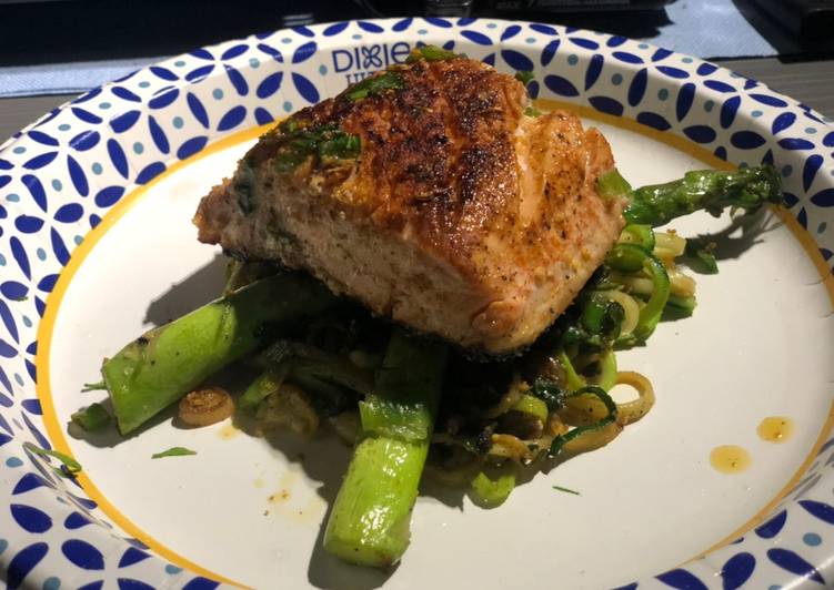 Simple Way to Prepare Super Quick Homemade Spicy Skinned Salmon, Sautéed Asparagus and Zucchini Noodles