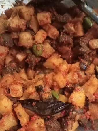 Langkah Mudah untuk Membuat Resep Sambal goreng kentang hati yang Uenak Anti Ribet, Bikin Ngiler