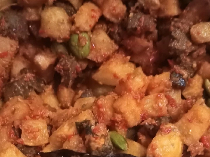 Langkah Mudah untuk Membuat Resep Sambal goreng kentang hati yang Uenak Anti Ribet, Bikin Ngiler