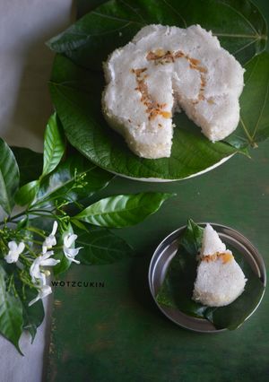A picture of Vatteappam / Steamed Rice and coconut cake.