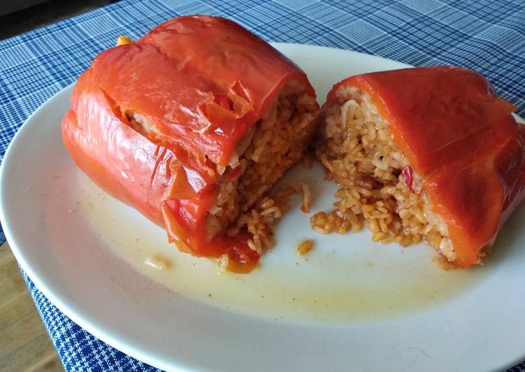 Pimiento relleno de arroz a la cazuela