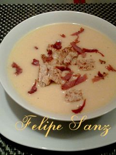 Una foto de Crema de espárragos blancos