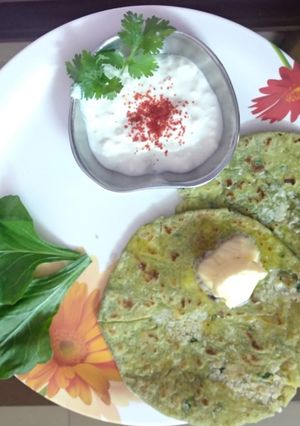 ગોબી પાલક પનીર પરાઠા રેસીપી મુખ્ય ફોટો