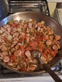 Una foto de Revuelto de papa chorizo y huevo!!