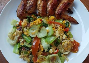 Easiest Way to Prepare Yummy Pan Fried Chicken Wings and Stir Fry Bok Choi with Scrambled Eggs