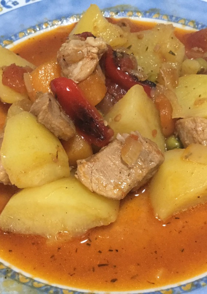 Una foto de Ragout de cerdo a la Jardinera
