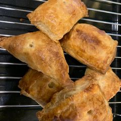 A picture of Chicken patties.