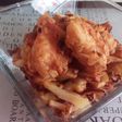 Snack de pollo y papas fritas
