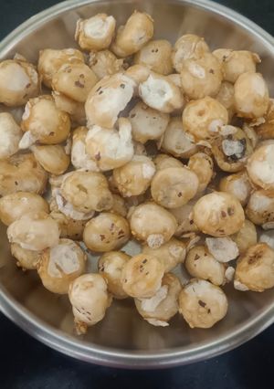A picture of Healthy Caramel Makhana.